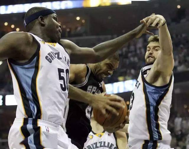 马刺vs灰熊季后赛G3，当老派自律撞上年轻蛮横，这轮系列赛的天平终于要倾斜了？
